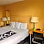 La Quinta Inn & Suites by Wyndham West Palm Beach Airport