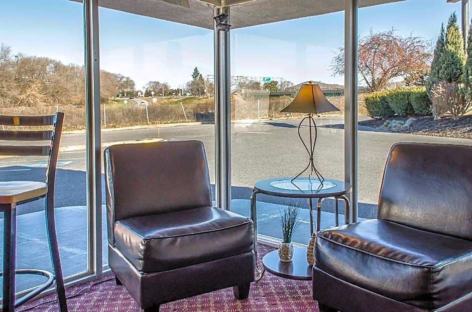 Econo Lodge Northeast