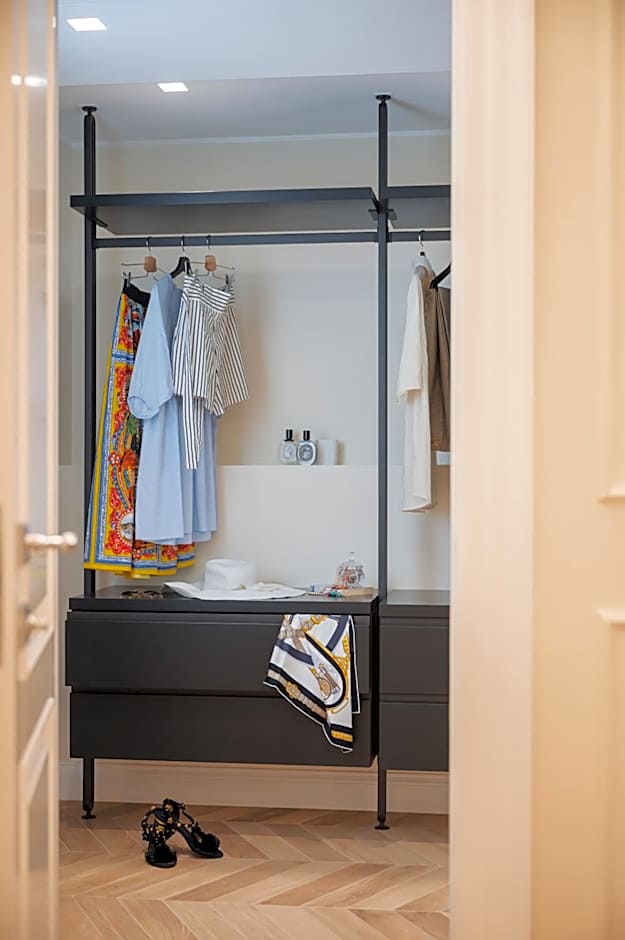 Naxi Suites