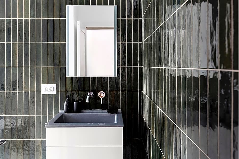 PEAK Aparthotel - Old Town - by CityHost