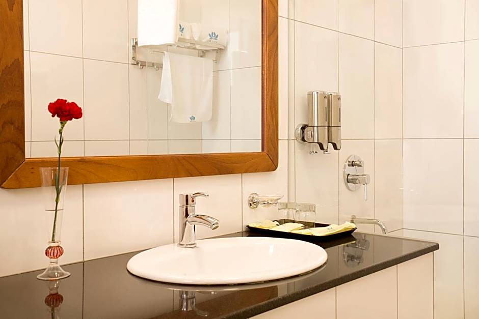 Lotos Inn & Suites, Nairobi