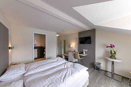 Twin Room with Lake View