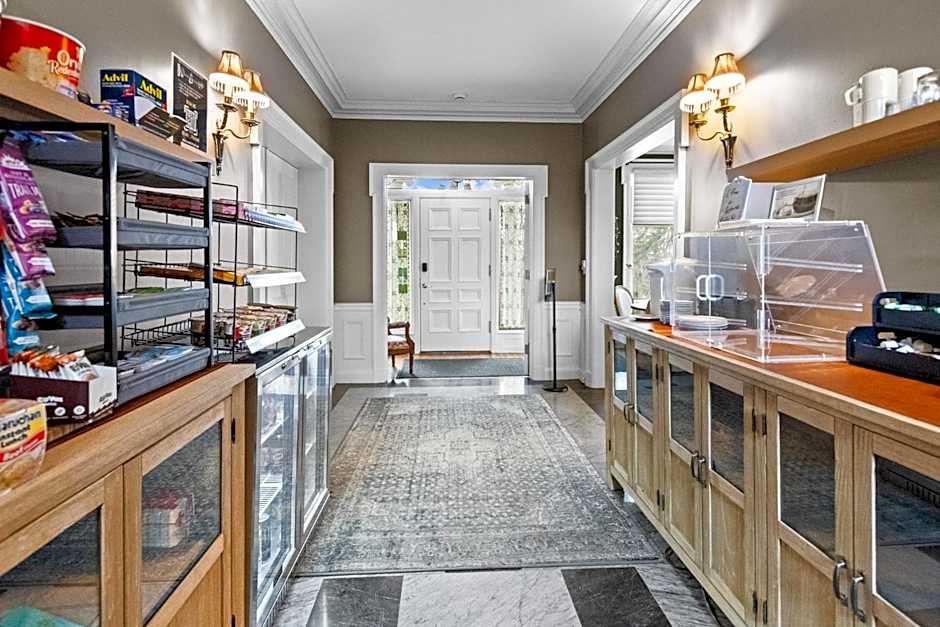 Salyards Mansion - Boutique Collection by Heirloom – Duluth, MN