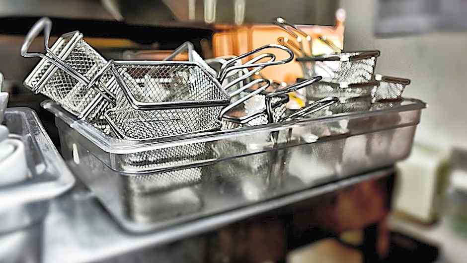 Narrowboat at Weedon