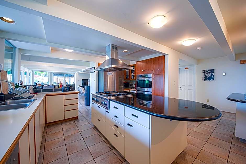Cypress: Private Bedroom/Bathroom/Office, with Shared Pool, Hot tub