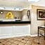 La Quinta Inn & Suites by Wyndham Detroit Canton