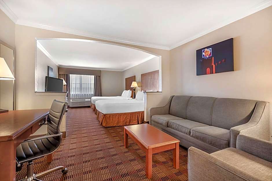 Best Western Clubhouse Inn & Suites