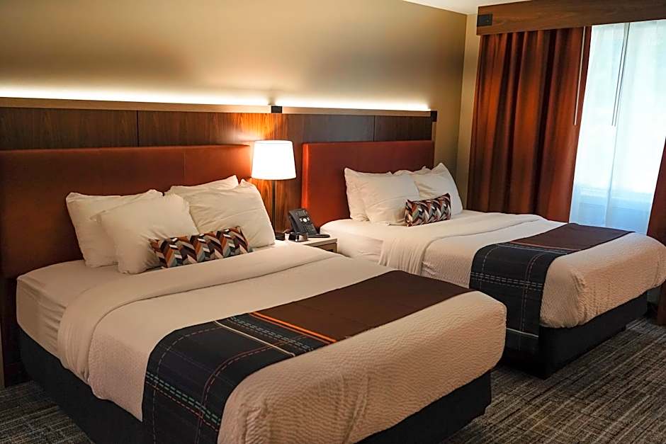 Photo 1 of 5 of Deluxe 1 Queen Bed
