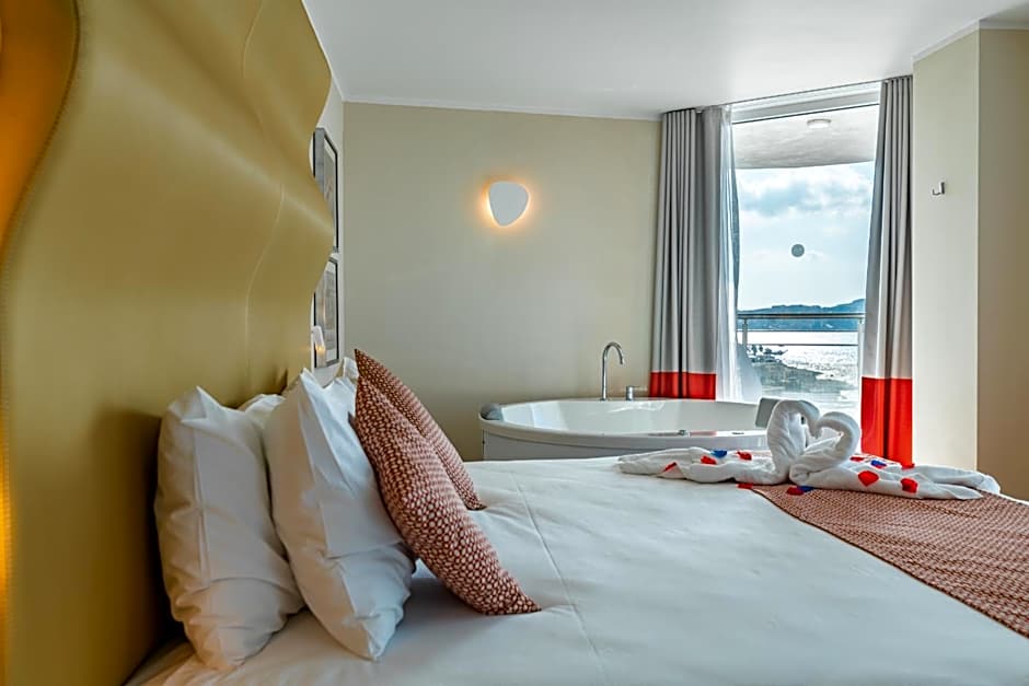 Seaview Hotel - Adults Only 16 Plus