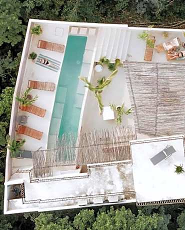 Koos Tulum Hotel