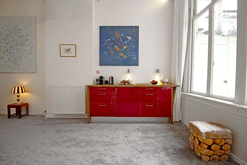 Cozy Jordaan canalhouse near Anne Frank House