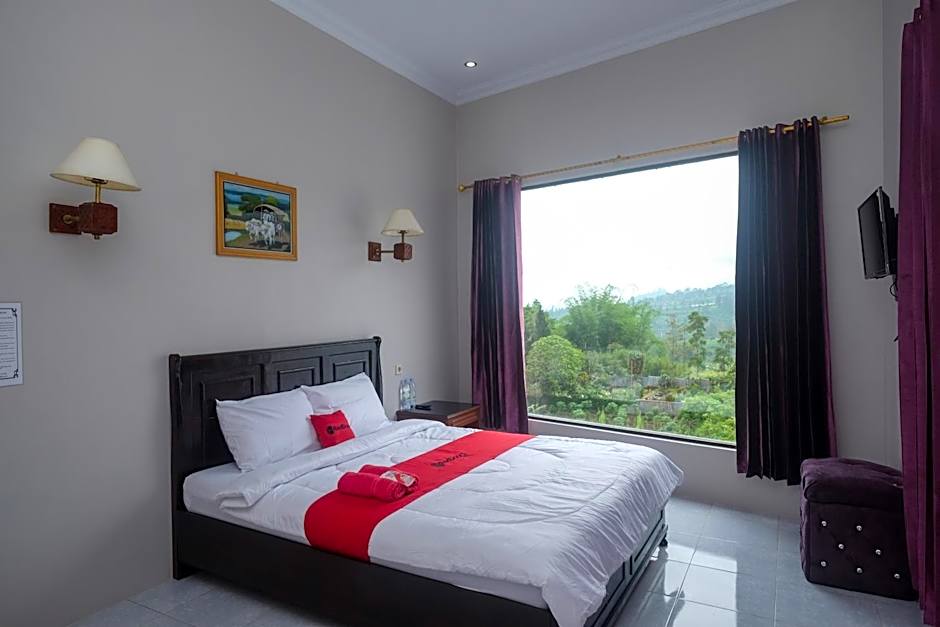 RedDoorz at Jalan Dieng 3