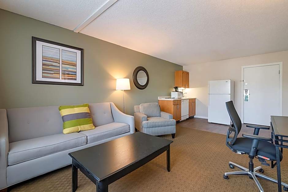 Quality Inn & Suites Auburn I-95