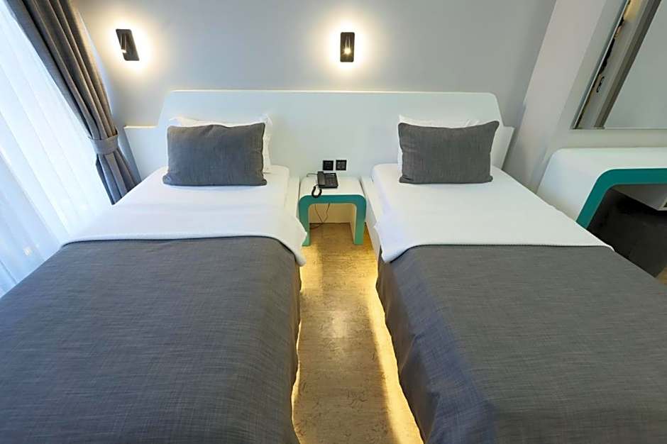 Midis Otel