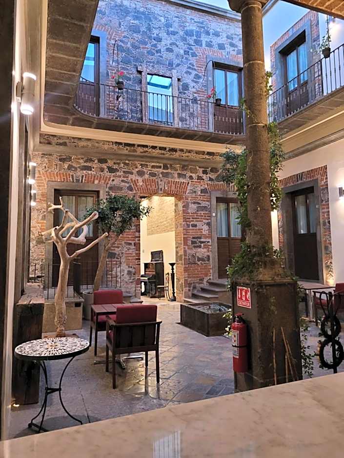 Milo Collection Hotel