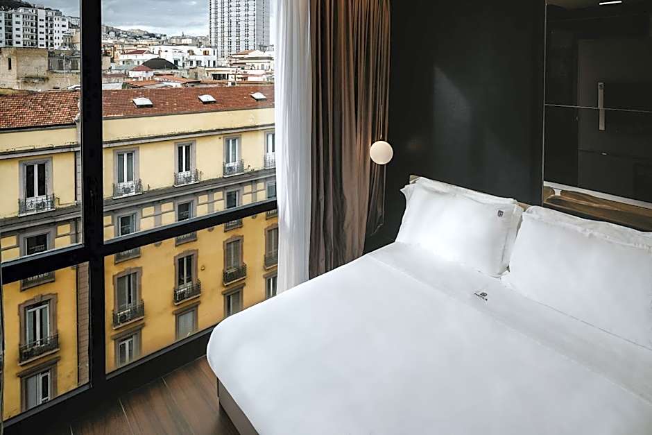 POETICA BOUTIQUE SKY HOTEL