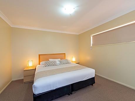 One-Bedroom Spa Apartment with King Bed