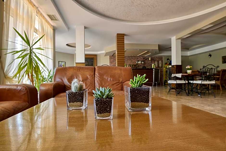 Alekta Hotel - Free Parking