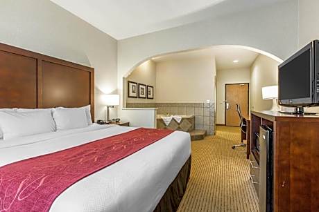 King Suite with Hot Tub - Non-Smoking