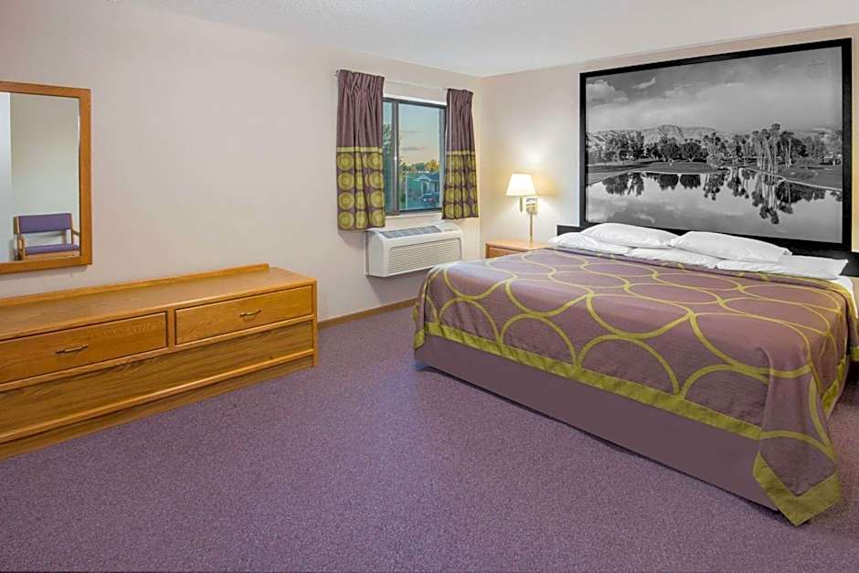 Super 8 by Wyndham Knoxville
