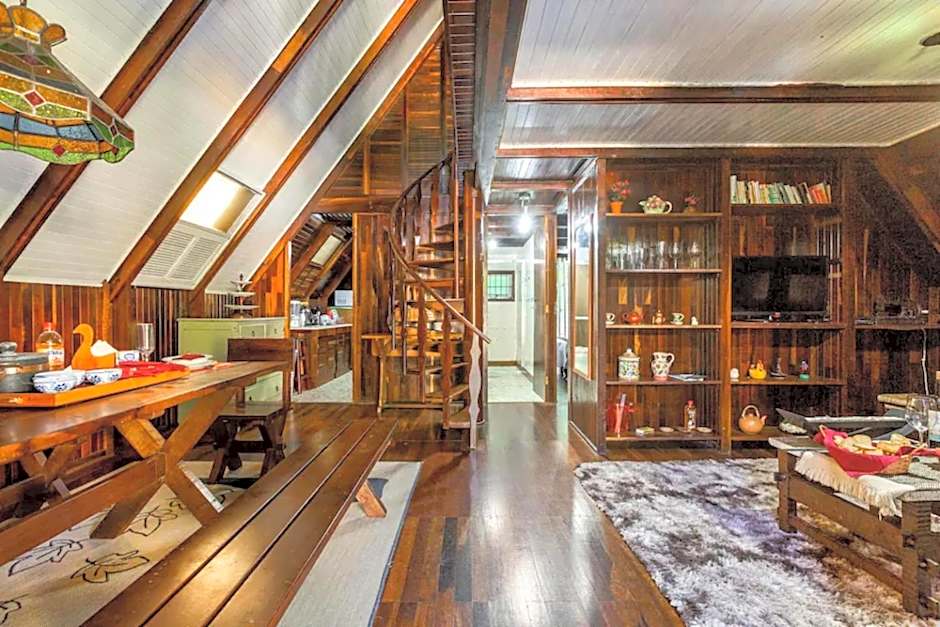 Chalé inteiro completo a 5 min a pé do Capivari - Campos do Jordão