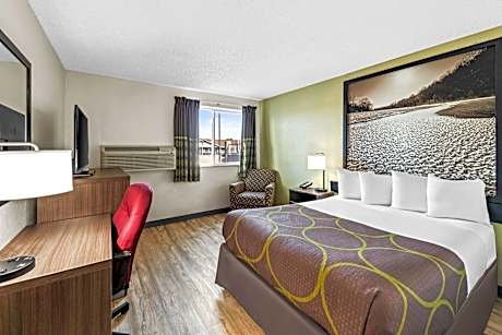 1 King Bed Non-Smoking