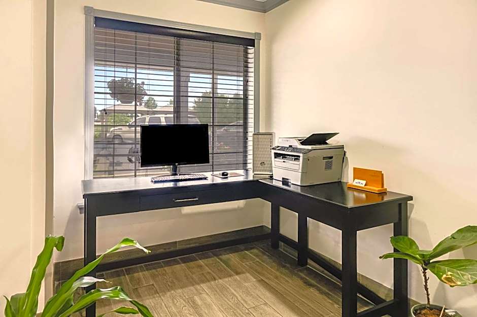 Country Inn & Suites by Radisson, Grand Rapids Airport, MI