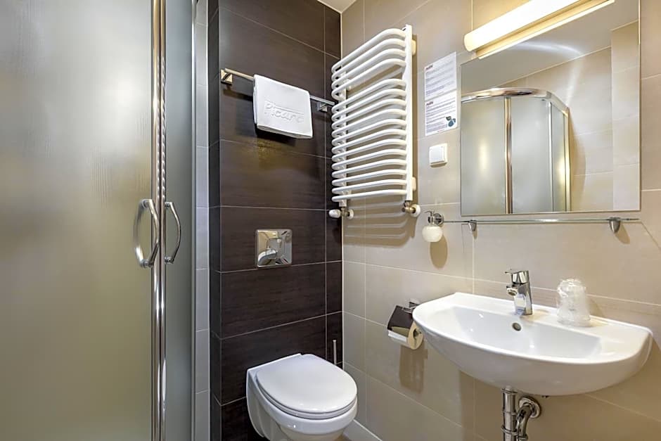 Hotel Picaro Żarska Wieś Północ A4 kierunek Niemcy