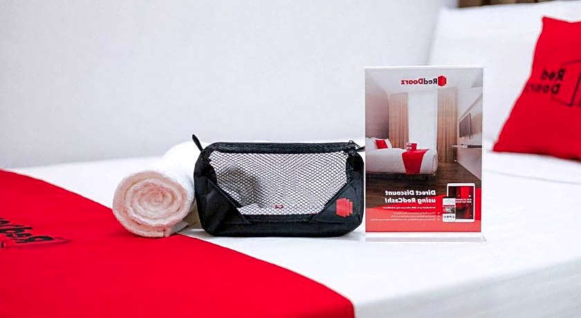 RedDoorz near Alun Alun Kota Serang