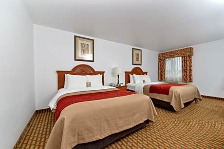 Queen Room with Two Queen Beds - Smoking