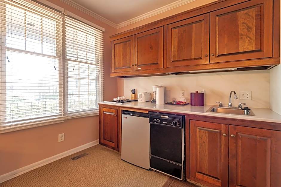 Century Suites Hotel