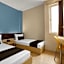 Townhouse Oak Hotel Niaga Surabaya