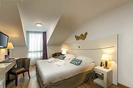 Classic Double or Twin Room with Free Spa Access