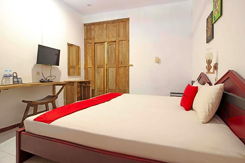 RedDoorz near Pojok Beteng Prawirotaman