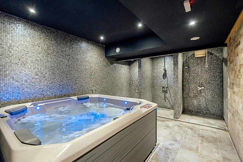 HOTEL TALIA