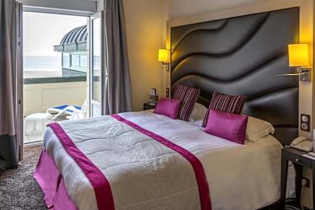 Emeraude Double Room with Sea View