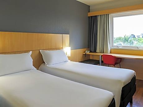 Standard Room with 2 single beds