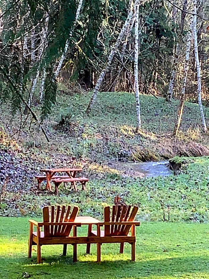 Mountain Meadows Inn & Chalet Suites