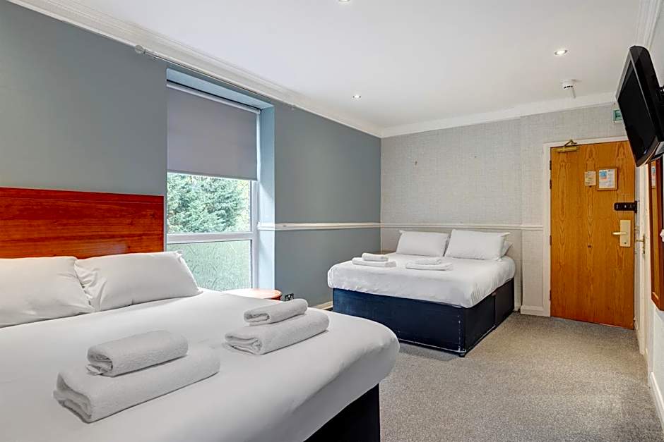 Photo 1 of 8 of Standard Quadruple Room