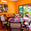 Villa Kiwi. Huge Pool, Steps To Town n Beach. 6 plus BRM 7.5 BTH 3 KCN