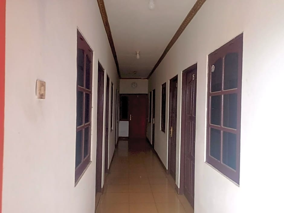 OYO 93332 Kharis Home Stay