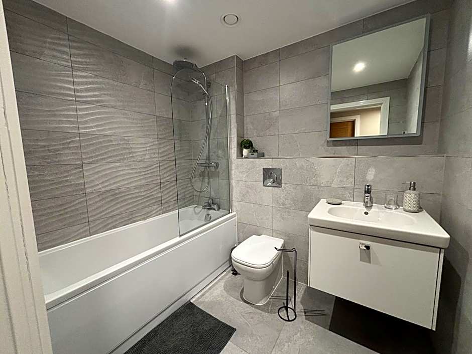 Modern Apartment - BHX NEC - Free Secure Gated Parking