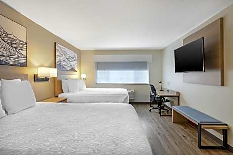 Queen Suite with Two Queen Beds