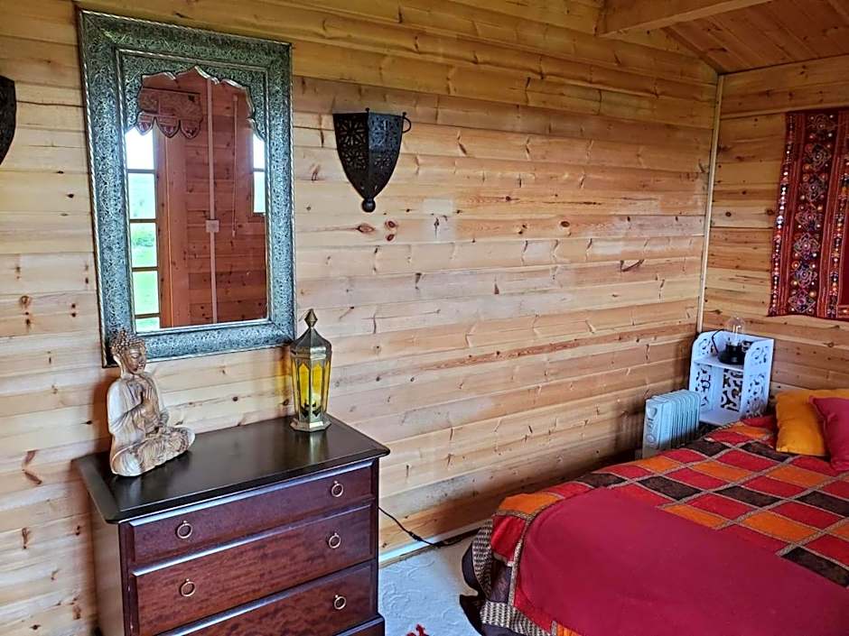 Healing Waters Sanctuary for Exclusive Private Hire and Self Catering Board, Vegetarian, Alcohol & Wifi Free Retreat in Glastonbury