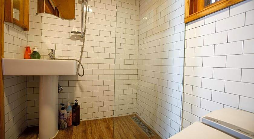 Gaeunchae Hanok Guesthouse Jeonju 2 (Korea Quality)