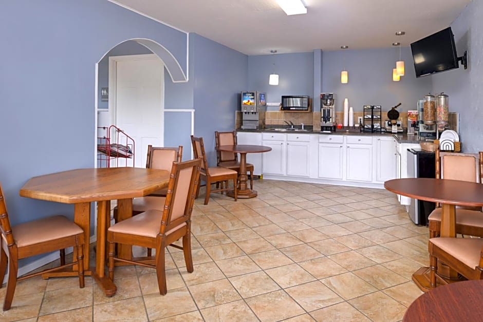 Americas Best Value Inn & Suites Branson - Near The Strip