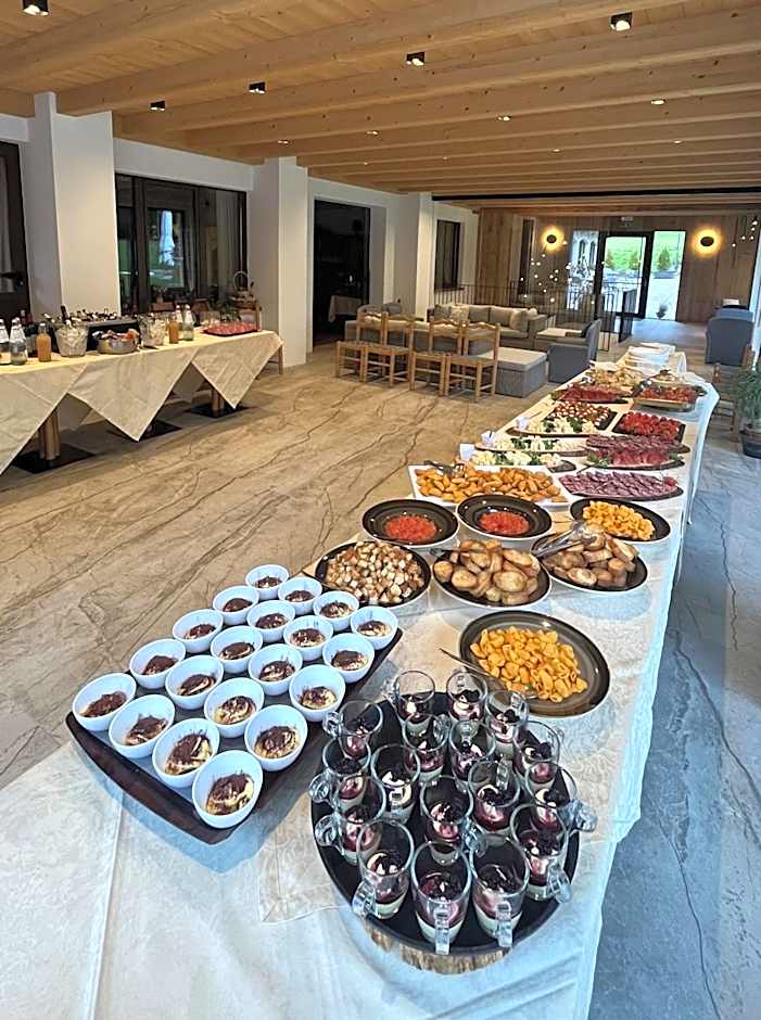 Hotel alle Rose Family inspired garden and SPA