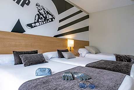 Triple Room with Mountain View