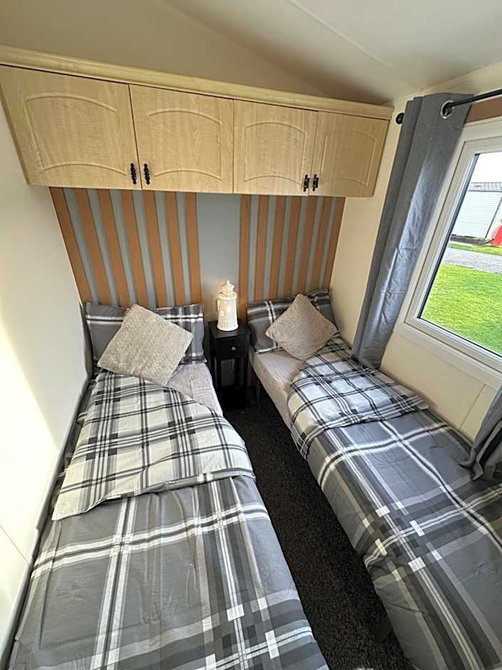 8 berth Waterside Ingoldmells V8 Santanavan 3
