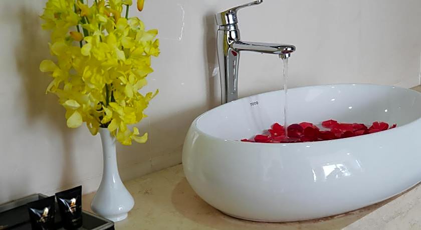 Phu Cuong Beach Hotel